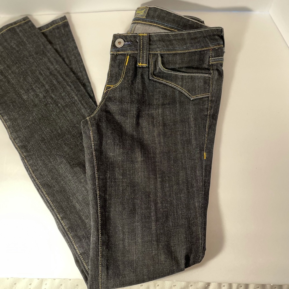 Women’s Kasil Jeans Straight Leg Jeans Size: 26
